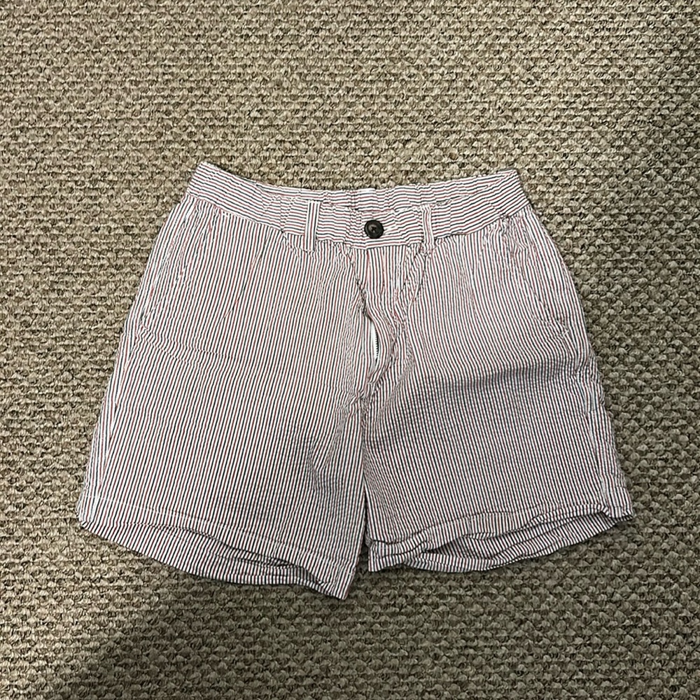 Chubbies 5.5 inch inseam seersucker khakis shorts. Seersucker red and blue